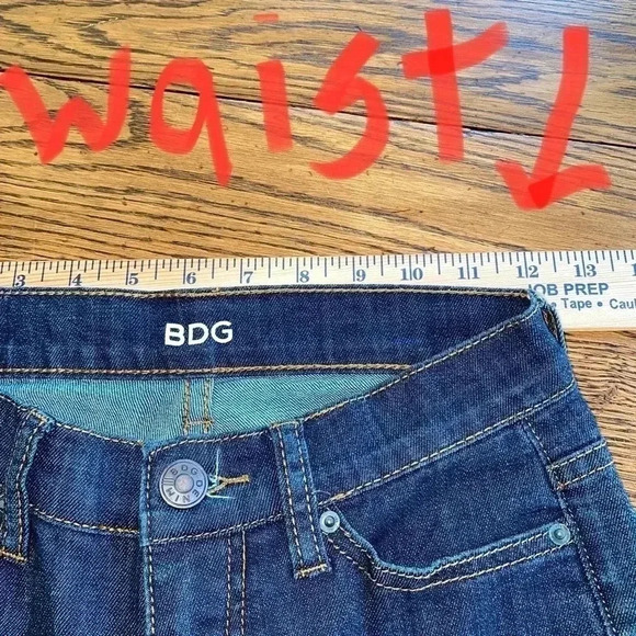 Bdg MID RISE TWIG ANKLE SIZE 24 Waist - Picture 5 of 5